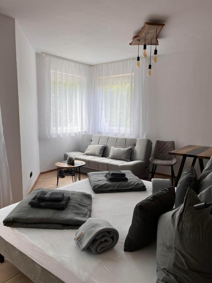 Áron Apartman-Zalakaros Exterior foto